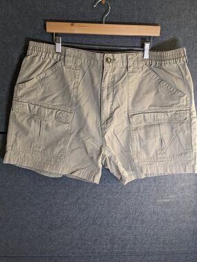 Men's Khaki Cargo Shorts